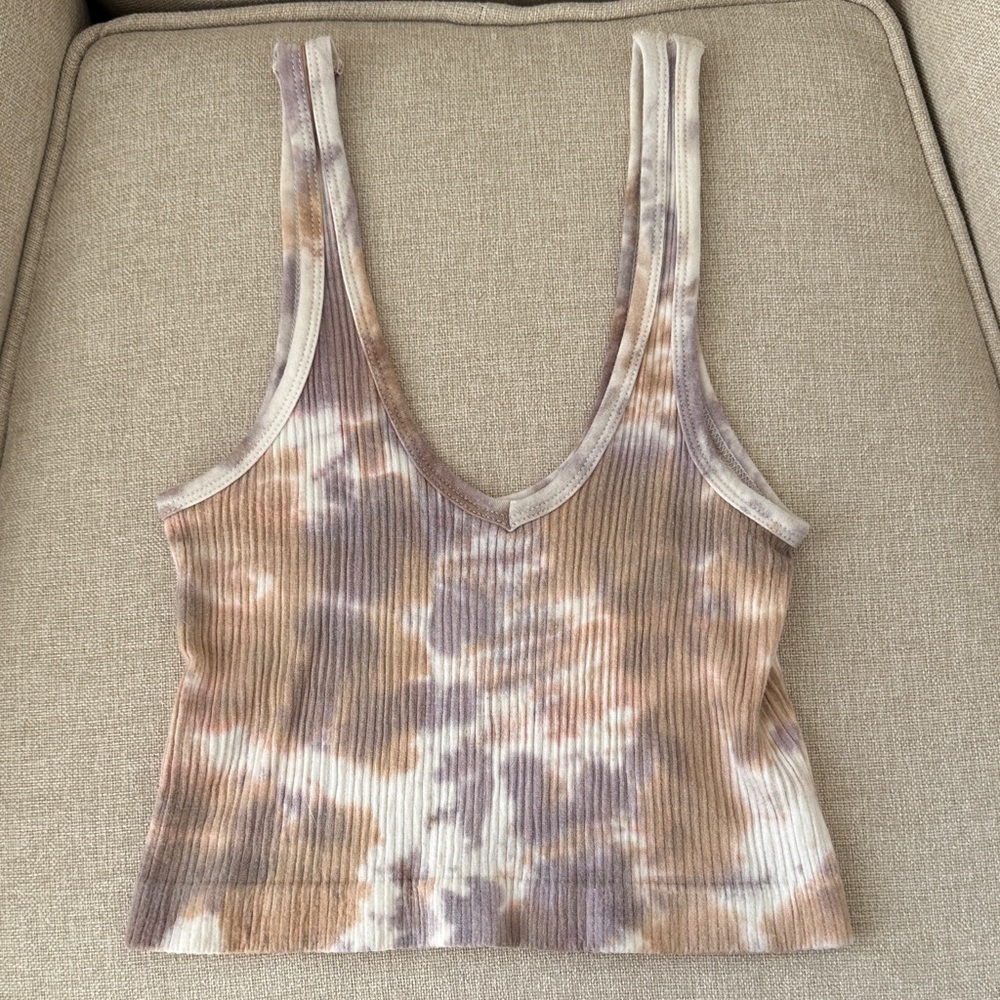 urban outfitters tie-dye ribbed v-neck crop tank top